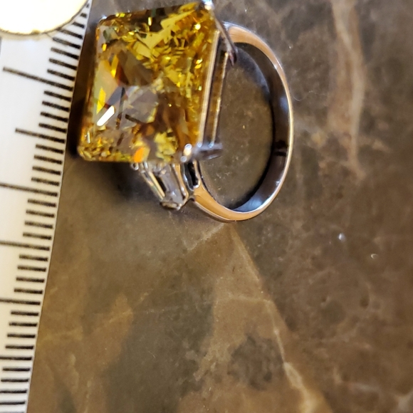 Ring - Picture 4 of 4